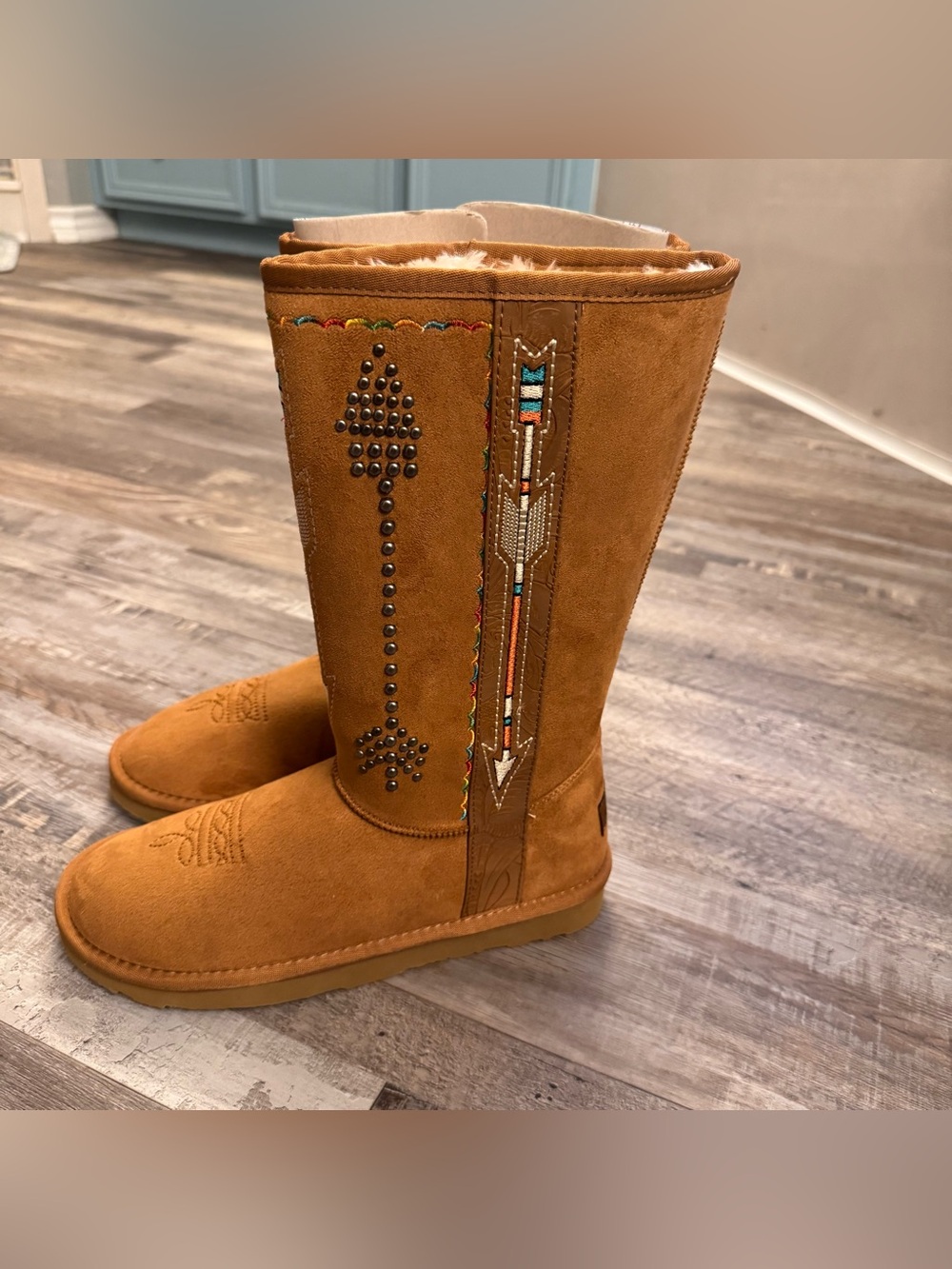 NWT Montana West Suede Sherpa Lined Western boots size 7